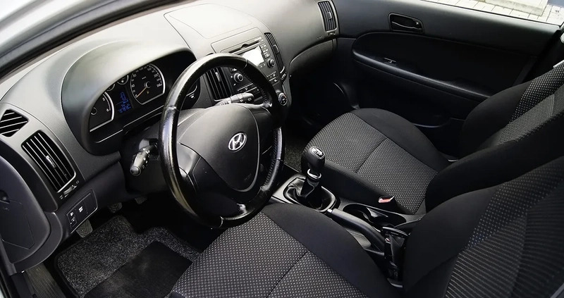 Hyundai I30 cena 17500 przebieg: 150000, rok produkcji 2010 z Szczecin małe 781
